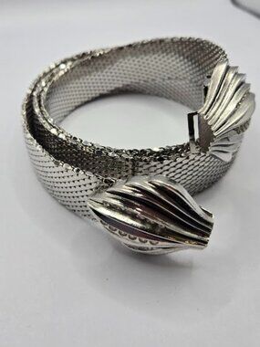 Vintage Whiting & Davis silver "dragon-scaled" belt